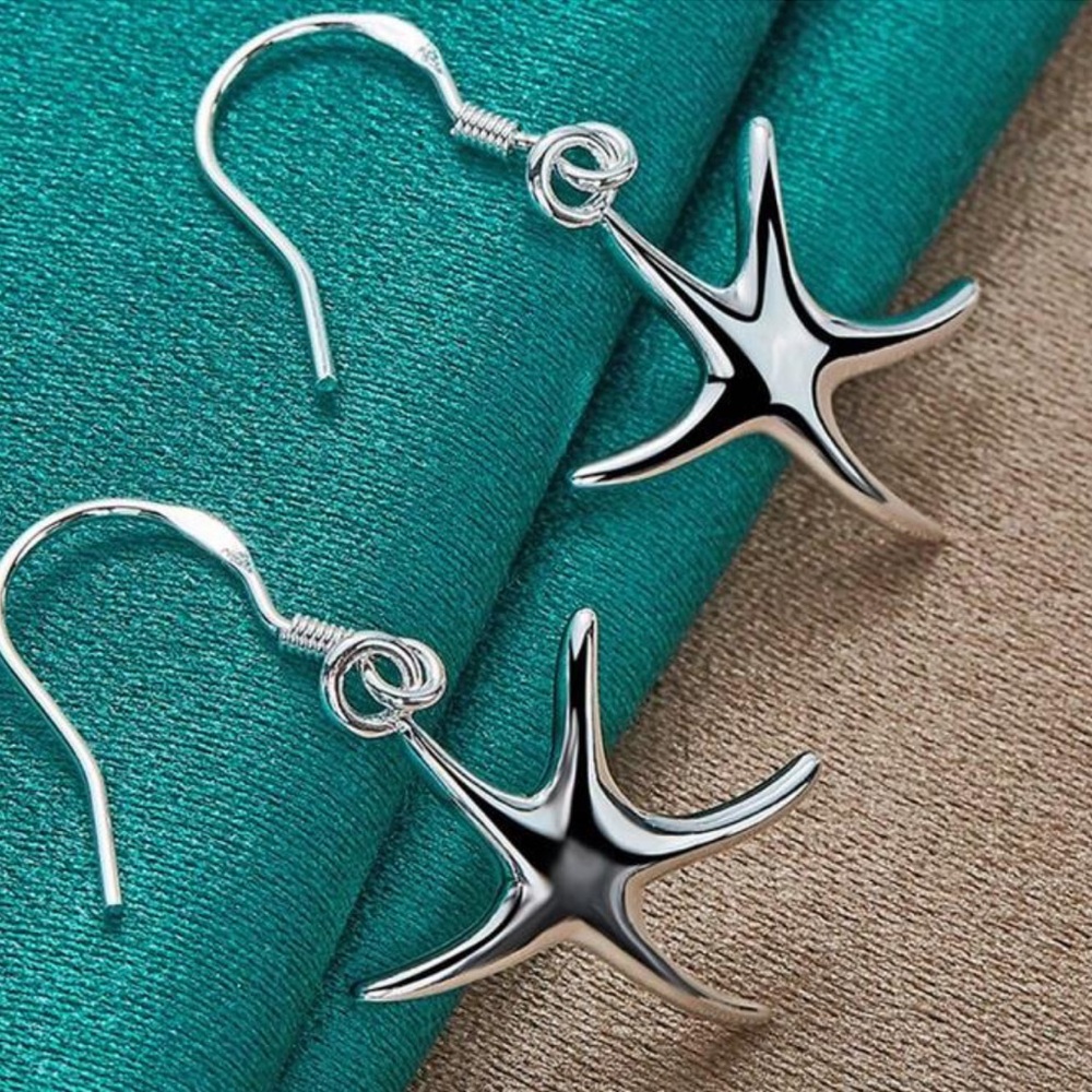 Amazon Essentials Silver Starfish Earrings
